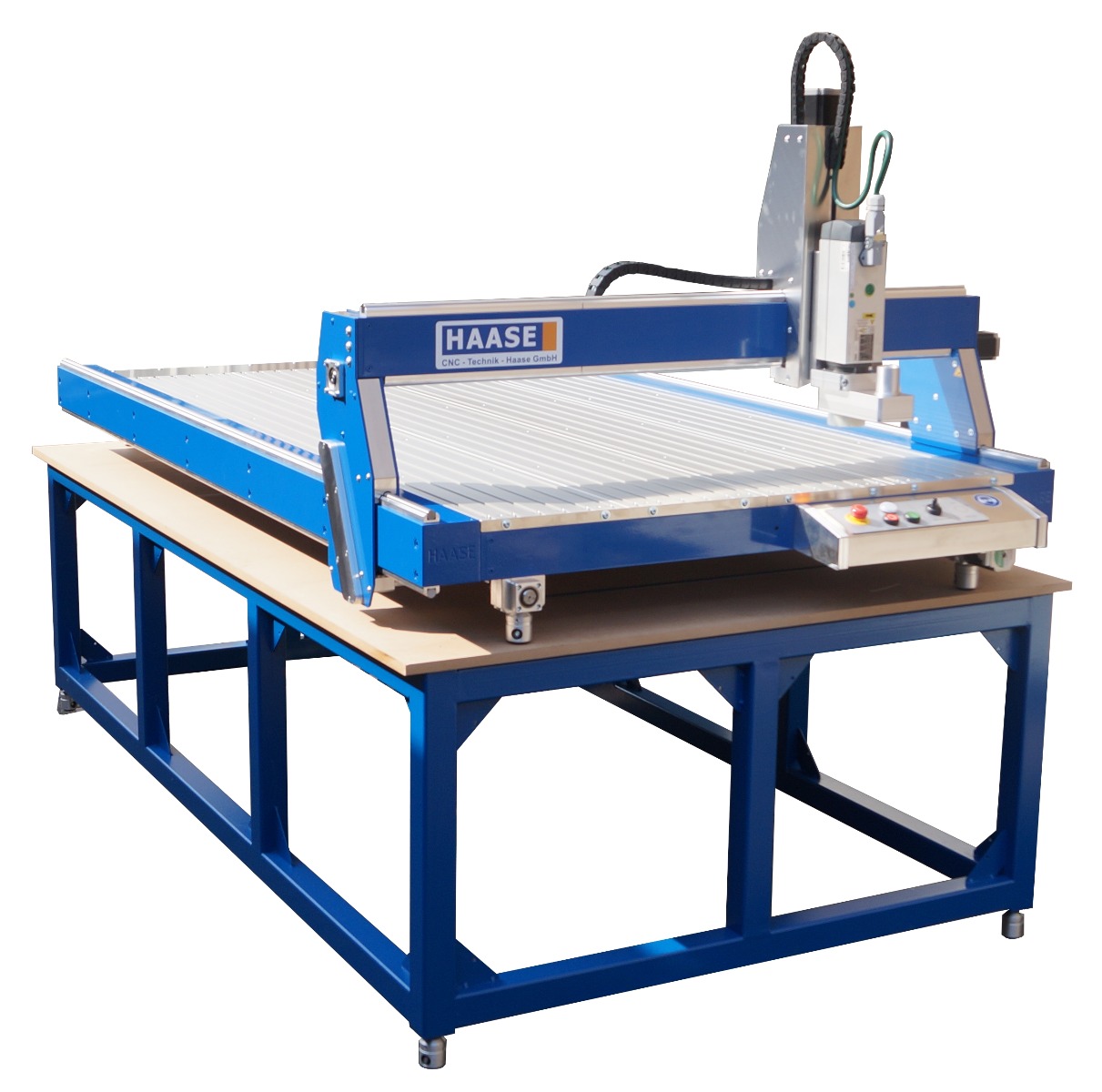 AL2010_profi_HaaseCNC_Front Frontalansicht der Haase AL2010 CNC-Fräsmaschine als Freisteller mit T-Nutentisch und Portalrahmen